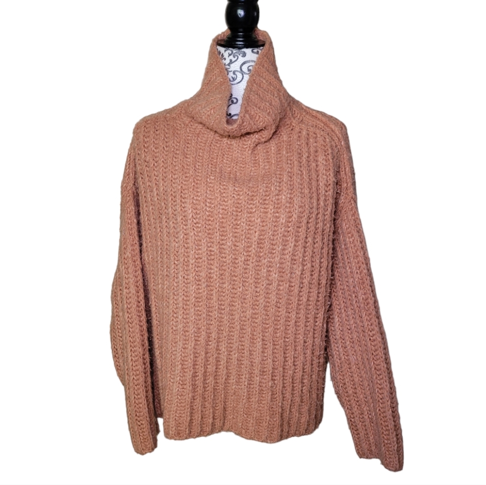Free People Fluffy Fox chunky knit turtleneck sweater size medium - Picture 2 of 12